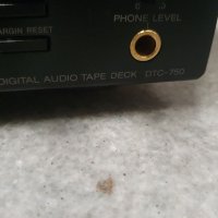 Дат дек / Digital audio tape deck Sony DTC-750 В много добро състояние. Всичко му работи. Има дистан, снимка 14 - Декове - 39114598