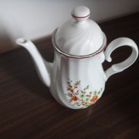 Български порцеланов чайник и латиера, снимка 7 - Сервизи - 33299668