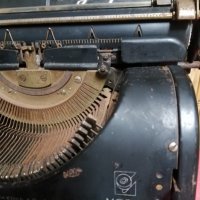 Стара пишеща машина Олимпия мод 8 от 1939 г. , снимка 6 - Антикварни и старинни предмети - 32249572