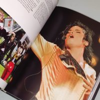 Michael Jackson книга-албум, снимка 11 - Други - 43316737