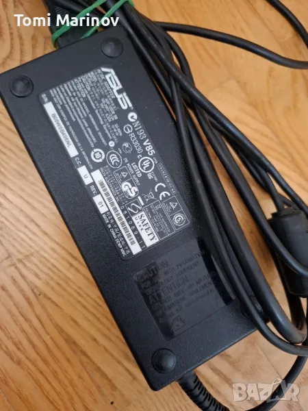 Asus зарядно за лаптоп, снимка 1