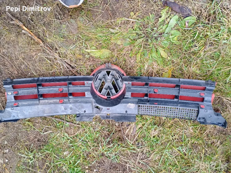 Решетка преден капак Golf 4 1998-2004 , снимка 1