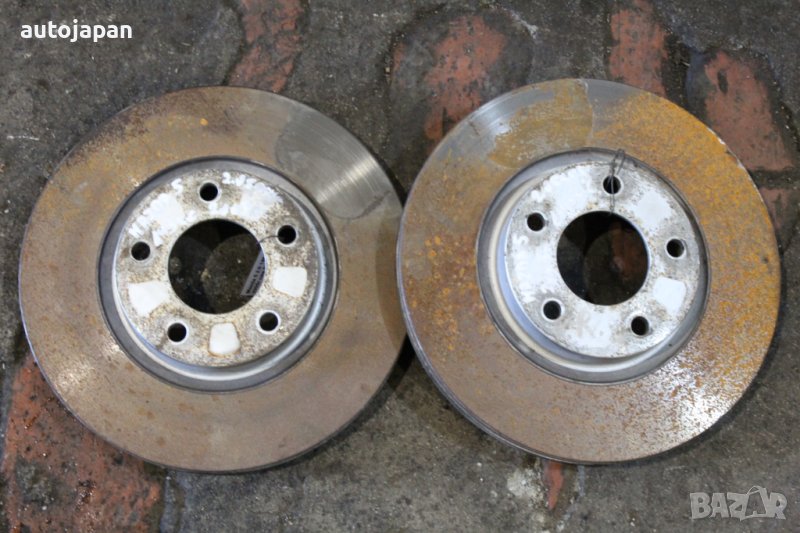 Предни спирачни дискове, преден спирачен диск Мазда 5 2.0 146кс 05г Mazda 5 2.0 146hp 2005, снимка 1