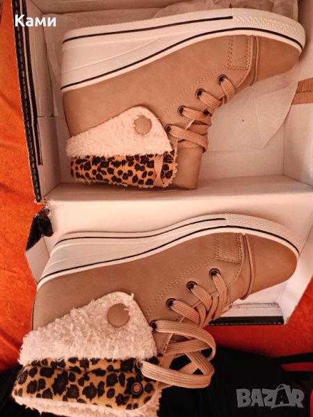 Дамски боти с каракул, снимка 1