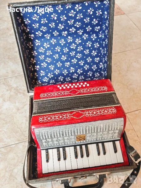 Оригинален Руски Соц СССР Акордеон Малыш 12 баса , снимка 1