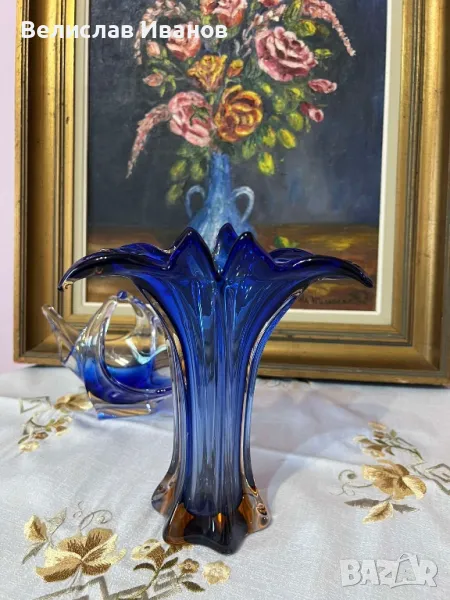 Стъклена ваза от Италия. Изключително красива . Перфектно състояние., снимка 1