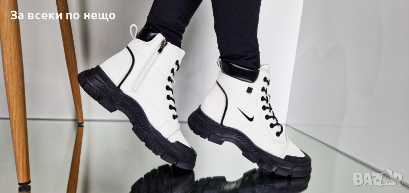 Nike Дамски Бели Боти С Черна Подметка И Вързанки Найк Код P1410, снимка 1