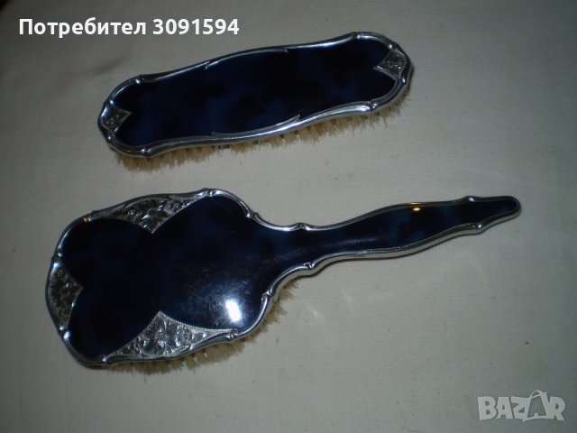 Ретро  комплект  четка за дрехи и четка за коса инкрустация бял метал и маже би син емайл, снимка 5 - Други ценни предмети - 43484654