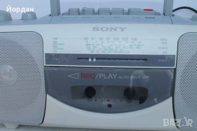 Радио касетофон ''Sony CFS-E14L'', снимка 3 - Радиокасетофони, транзистори - 50413177