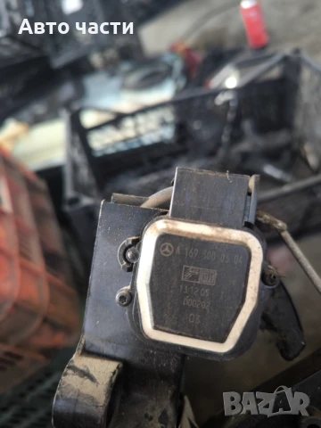 Педал газ Mercedes A Class W169 1.7 i 115 конски сили A1693000304, снимка 3 - Части - 51211656