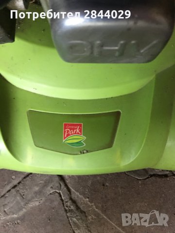 продавам бензинова косачка за трева central park, снимка 2 - Градинска техника - 33061249