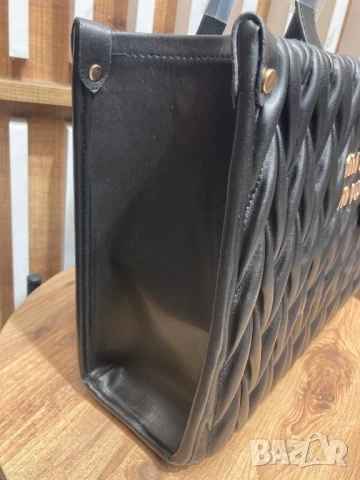 чанти Miu Miu , снимка 4 - Чанти - 50684821