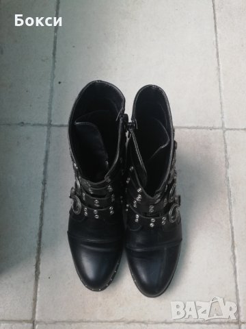 Модерни боти с капси, снимка 1