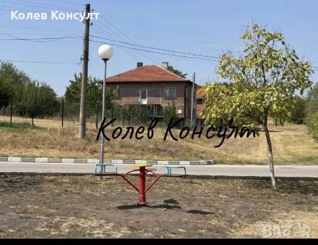 Продавам къща близнак на два етажа в с.голямо асеново