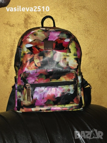 Ted Baker оригинална дамска раница , снимка 4 - Раници - 52559036