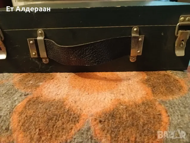 Античен комплект на телевизионния техник от началото на 20 ти век