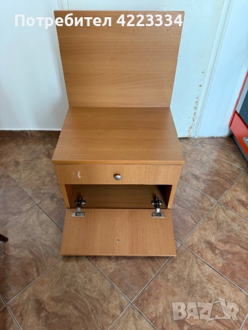 Две нощни шкафчета в много добро състояние, снимка 3 - Шкафове - 52129630