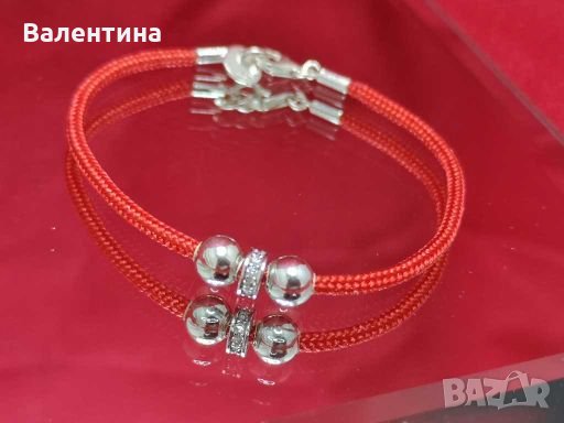 Дамска гривна от червена корда със сребърни елементи , снимка 2 - Гривни - 27899505