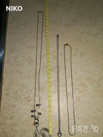 Продавам, малък нежен сребърен, дамски, медальон с синджир , снимка 7 - Колиета, медальони, синджири - 41514938