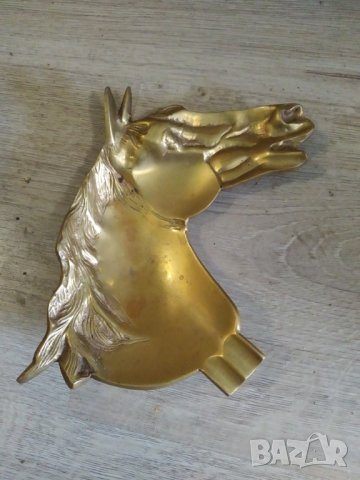  месингов пепелник-конска глава