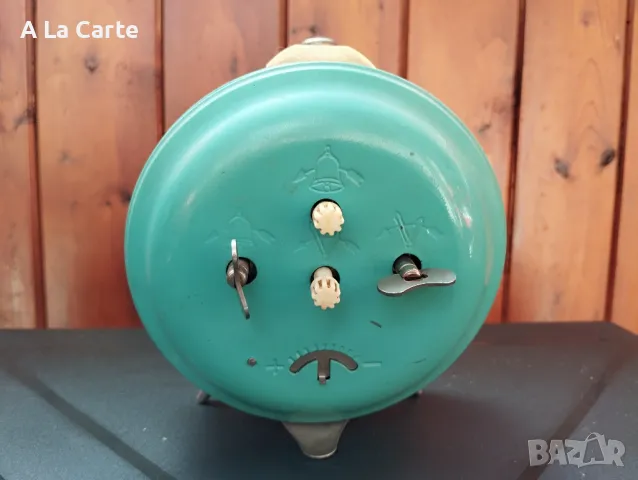 Часовник- Будилник Янтар , снимка 2 - Антикварни и старинни предмети - 47946820