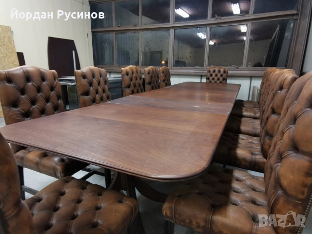 Оригинален луксозен комплект 12 Chesterfield стола с маса от махагон, снимка 2 - Столове - 52389880