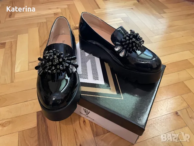 Лачени мокасини , снимка 2 - Дамски ежедневни обувки - 49739253