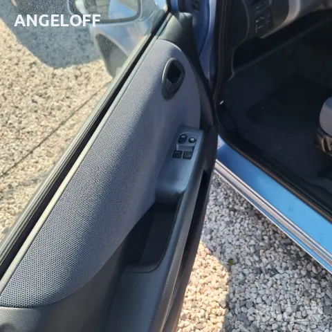 Honda Jazz  1.4 i 2004 , снимка 8 - Автомобили и джипове - 47811589