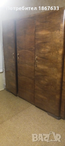 Продавам трикрилен гардероб , снимка 3 - Гардероби - 53522598