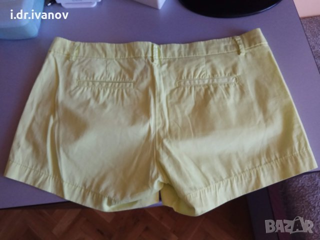 ярко жълти къси маркови памучни панталонки Beneton, снимка 2 - Къси панталони и бермуди - 32855852
