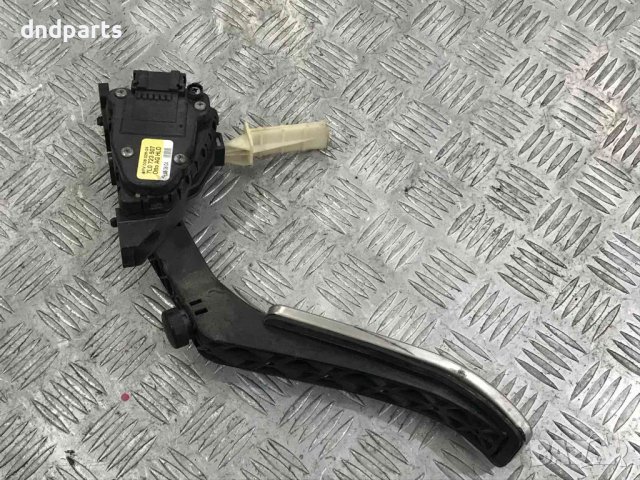 Потенциометър на газта Volkswagen Touareg,4.2i,2005г.