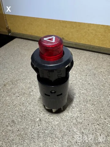 БУТОН АВАРИЙНИ СВЕТЛИНИ ВАЗ ЛАДА НОВ ОРИГИНАЛЕН 243710