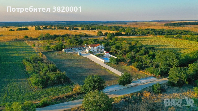 Продава се къща с басейн и стопанство, снимка 2 - Къщи - 53495923