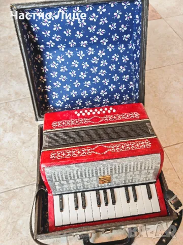 Оригинален Руски Соц СССР Акордеон Малыш 12 баса 