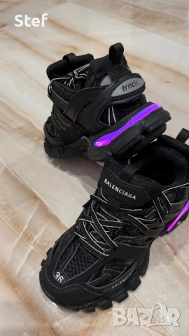Balenciaga Track светещи, снимка 7 - Маратонки - 53536536