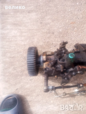 Продавам нафтова помпа за Форд транзит.