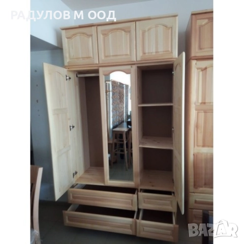 Трикрилен гардероб масив чам с надстройка и 4 чекмеджета / 33005, снимка 2 - Гардероби - 52008852