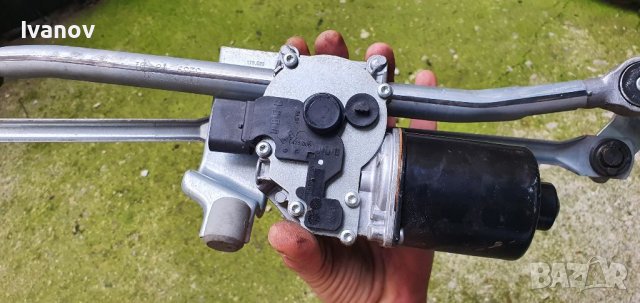 Моторче чистачки за бмв е81 е87 механизъм чистачки за bmw e81 e87  wiper motor , снимка 4 - Части - 37794257