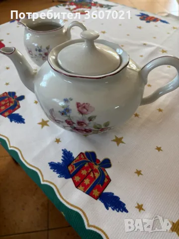 Порцеланов чайник и латиера "Ябълков цвят" от завод Стойко Иванов Пеев - СИП
