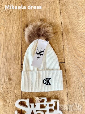 Разкошни шапки СК,The North face,Miu Miu с етествен пух, снимка 2 - Шапки - 52371754