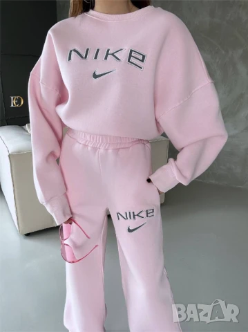 дамски екипи nike, снимка 2 - Спортни екипи - 50742699
