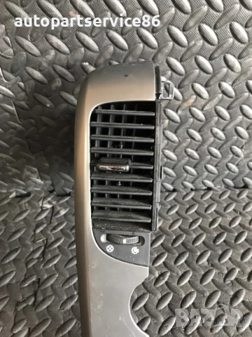 въздуховод преден Ляв централен за KIA Carnival 2.9 CRDi (2006–2010) X4D974-30000