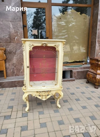 Италианска барокова витрина 015