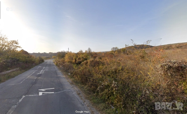 5 Декара - 2 Имота/Парцела на Главен Път в село Църква, област Добрич на 9 км. от Албена, снимка 1