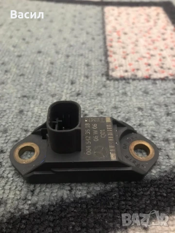 ЧИСТО НОВ, ОРИГИНАЛЕН датчик надлъжно ускорение Mercedes Benz