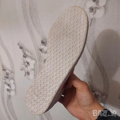 кецове   ADIDAS Gazelle Grey Red Man номер  42 2/3, снимка 16 - Кецове - 33223747