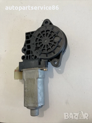 Заден ляв мотор за стъкло на врата за KIA Sportage 2.0 16V (2007), снимка 2 - Части - 53432762