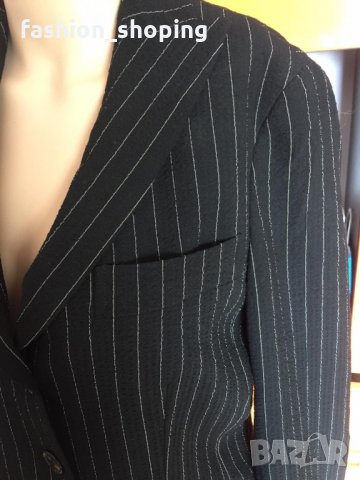 Дамски блейзер Moschino, размер М/L, снимка 3 - Сака - 32667841