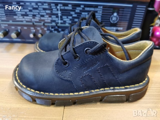 Кожени детски обувки Dr Martens 29 номер , снимка 2 - Детски обувки - 42977677