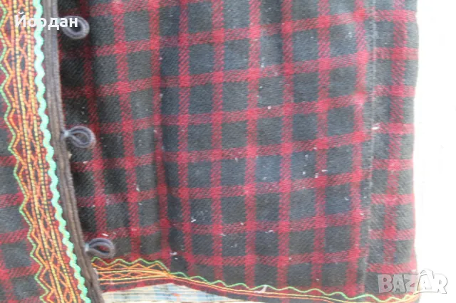 Мъжко вълнено елече с гайтани от народна носия, снимка 6 - Антикварни и старинни предмети - 50130892